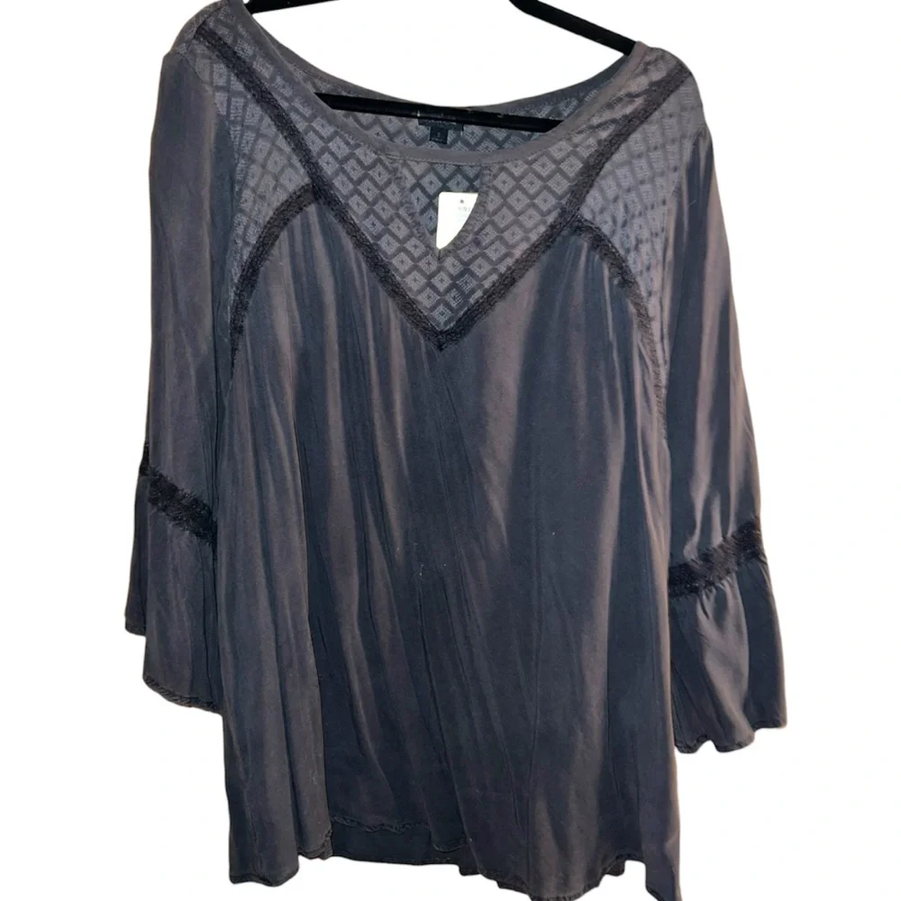 𝐓𝐎𝐑𝐑𝐈𝐃 | GRAY LACE BELL SLEEVE BLOUSE - Picture 3 of 11